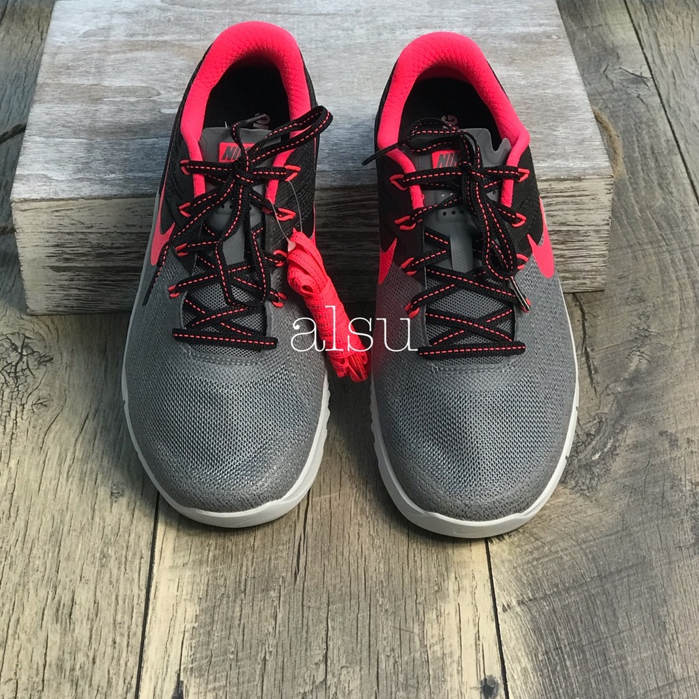NWT Nike Metcon 3 Cool Grey Red WMNS - Picture 4 of 8